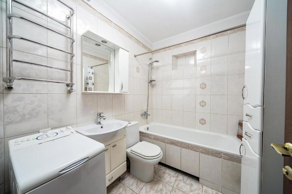 Ukrainian House Апартаменти На Площі Ринок リヴィウ エクステリア 写真